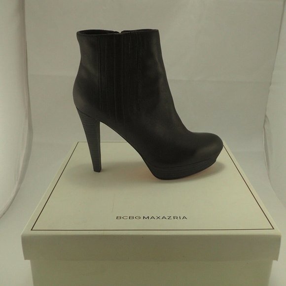 NIB BCBG Max Azria Henley Black Leather Bootie 9.5 - Picture 1 of 1
